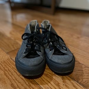 🚫SOLD🚫Converse Gray Chuck Taylor Size 9